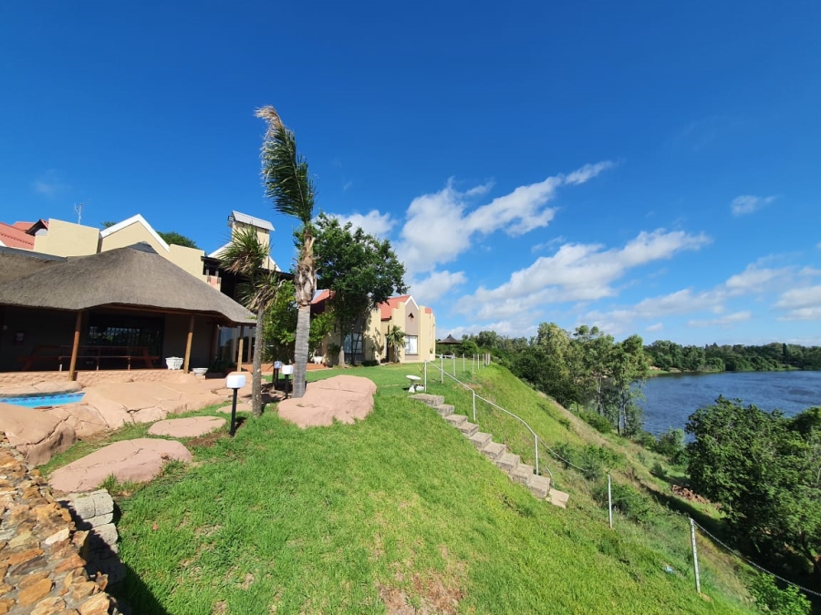Commercial Property for Sale in Lindequesdrif North West
